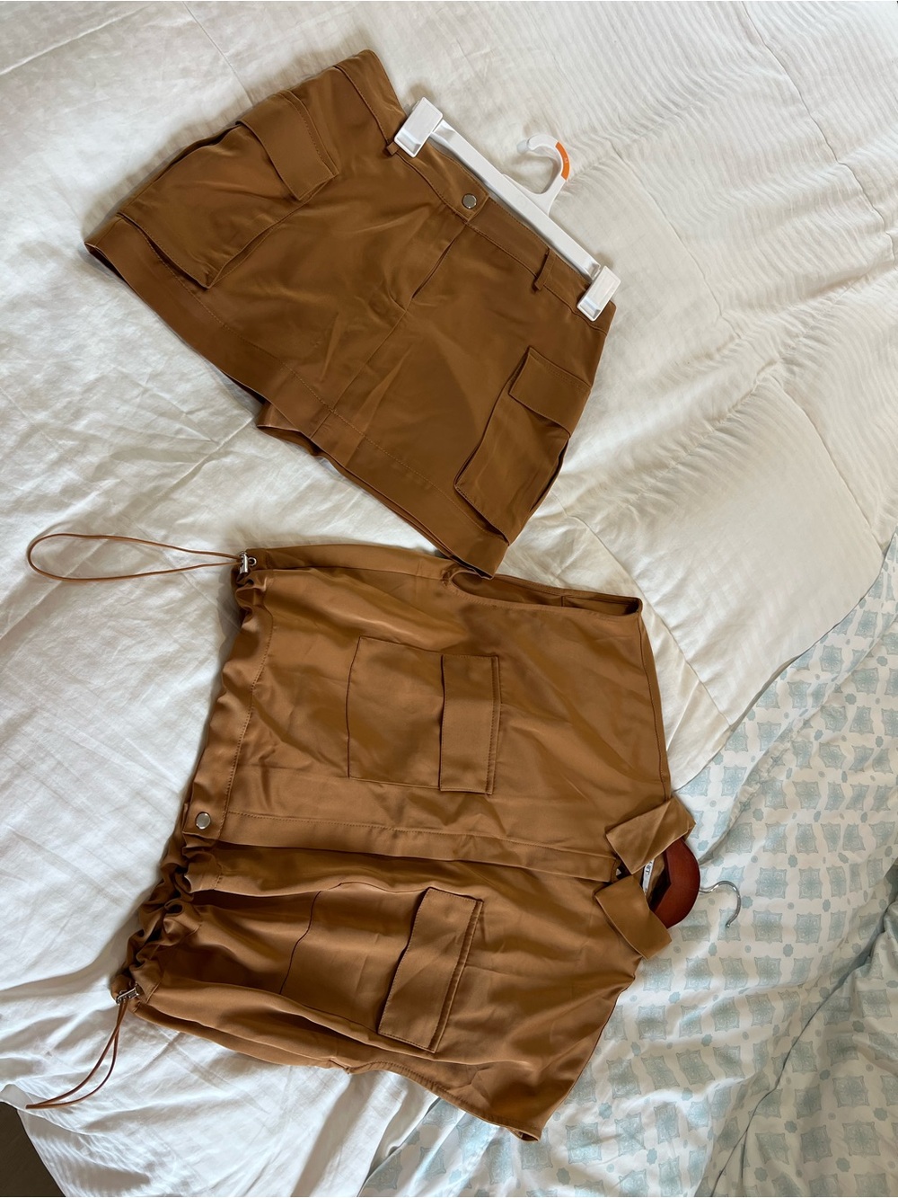 Women’s Cargo Mini Shorts in Brown